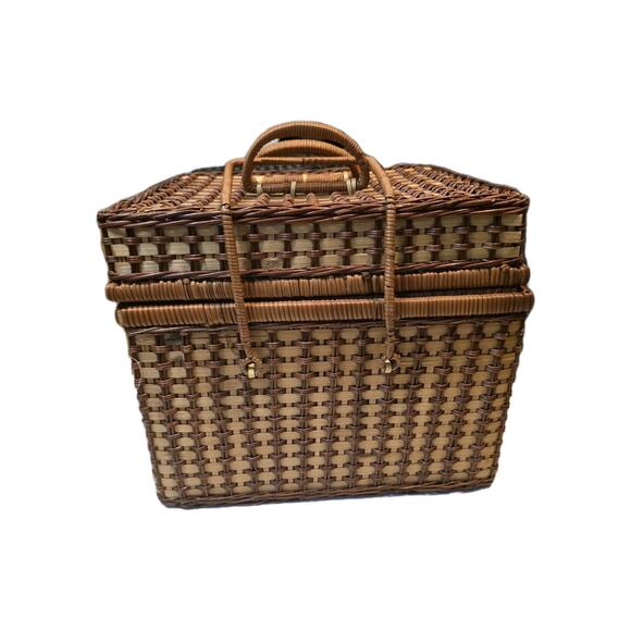 Unbranded Other - Vintage Wicker Picnic Basket w Lid Handles Red Gingham Liner 2 Woven Plates 12"